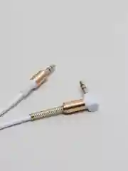 Белый аудио кабель AUX WALKER WCA - 710, с угловым разъемом