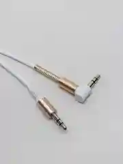 Белый аудио кабель AUX WALKER WCA - 710, с угловым разъемом