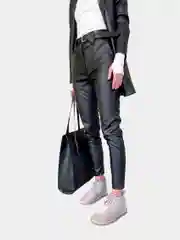 Женские кожаные брюки
