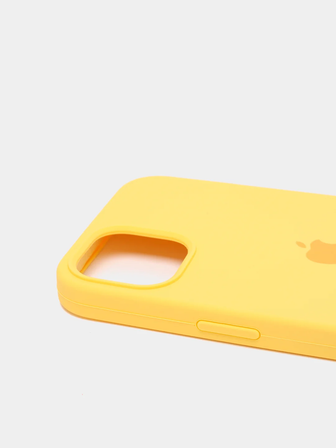 Золотой чехол Silicone Case для iPhone 13 с закрытым низом