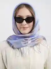 Коралловый платок с бахромой