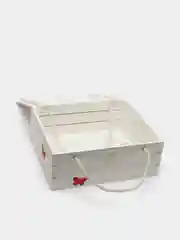 Белый коробка из дерева
