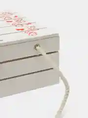 Белый коробка из дерева