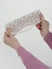 Бежевый меланж повязка на голову, теплая, вязаная с ушами.