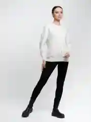 Белый свитер С КАПЮШОНОМ