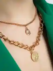 Многослойная цепочка на шею с подвеской "Медальон"