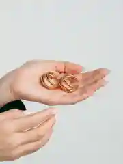 Золотой женские массивные серьги кольца