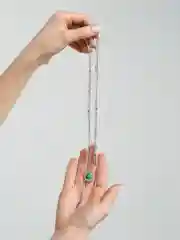 Многослойная цепочка с подвеской и перьями