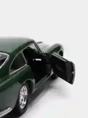 Багровый машинка Aston Martin DB5 металлическая, 1:38 KT5406D