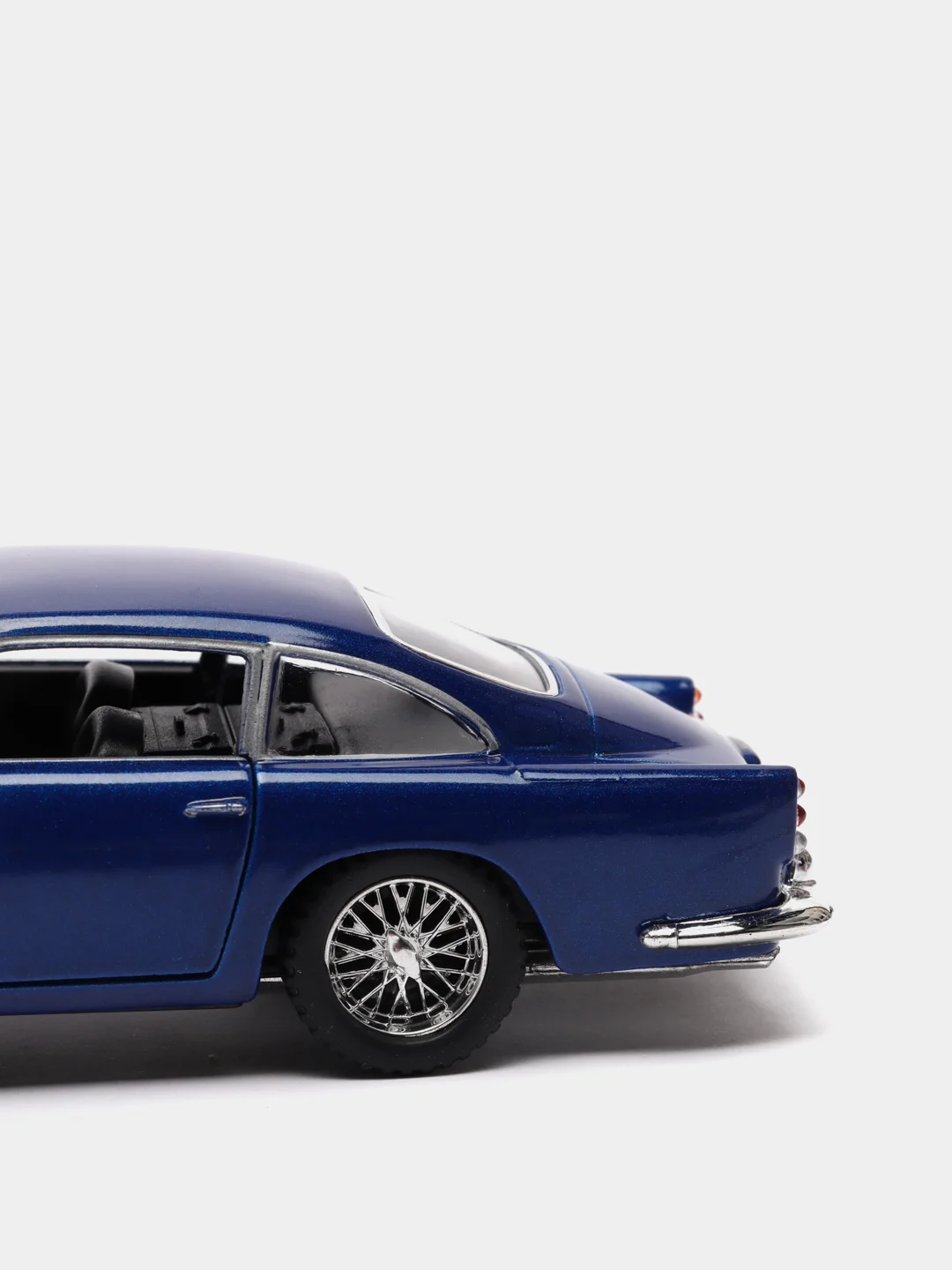 Синий машинка Aston Martin DB5 металлическая, 1:38 KT5406D