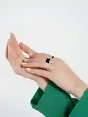 Черный парные кольца