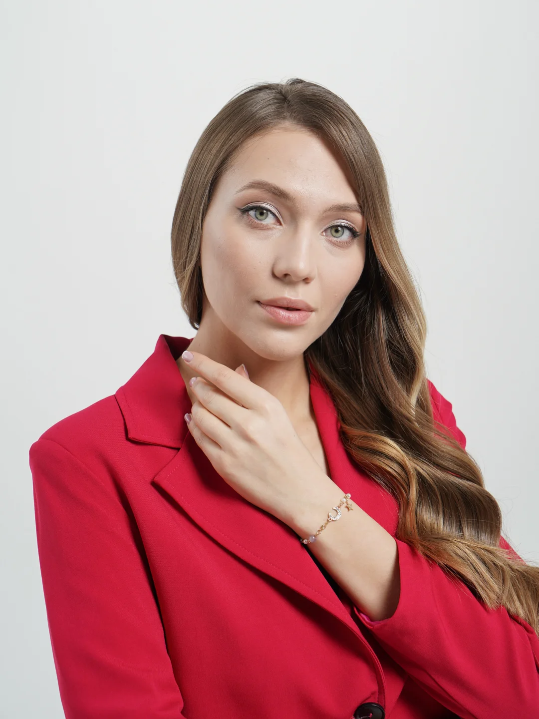 Серый браслет с полумесяцем со стразами и звездочкой