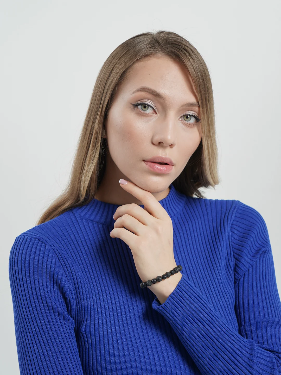 Черный браслет с короной унисекс