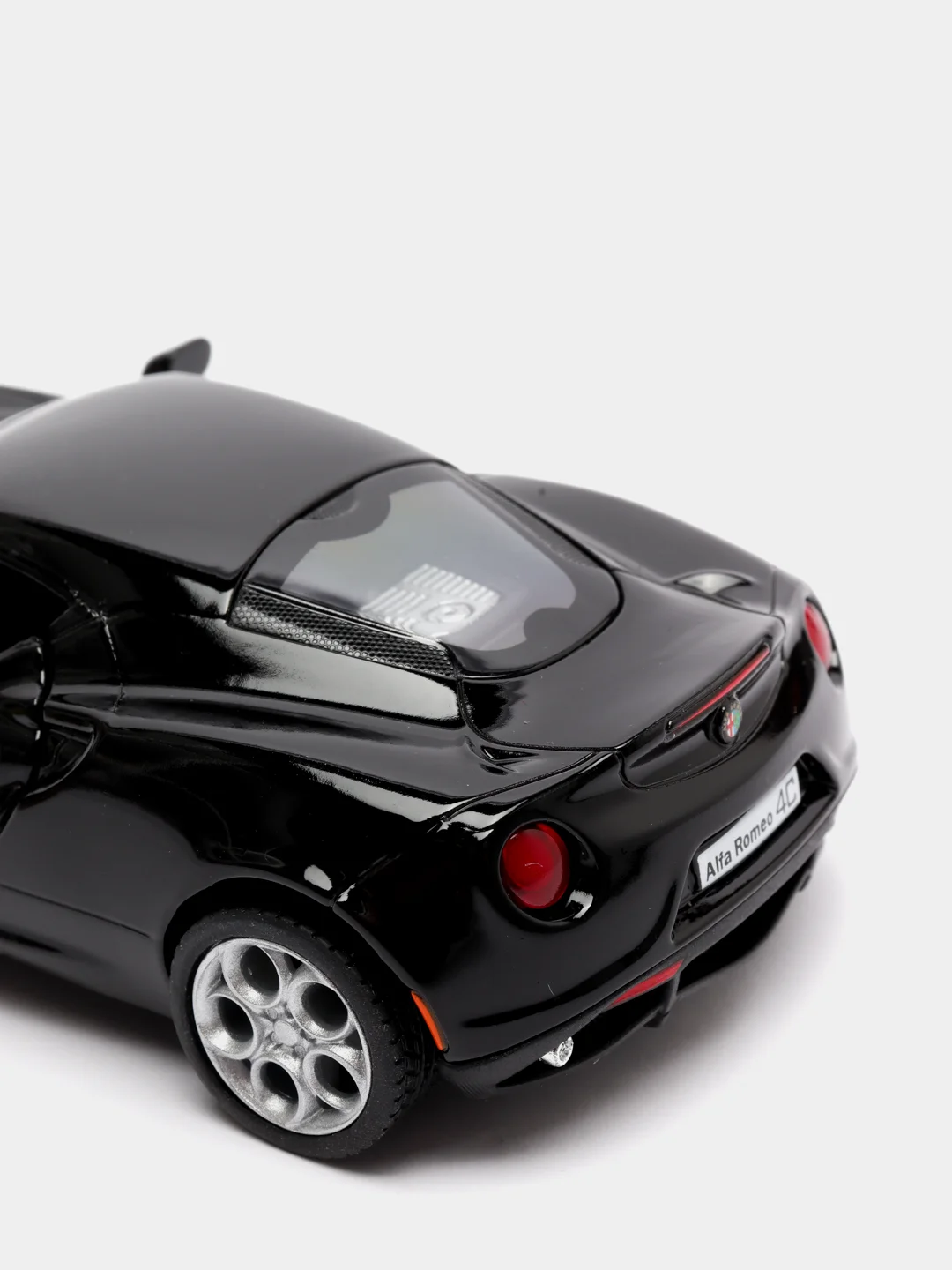 Черный металлическая машинка 2013 Alfa Romeo 4C KT5366D