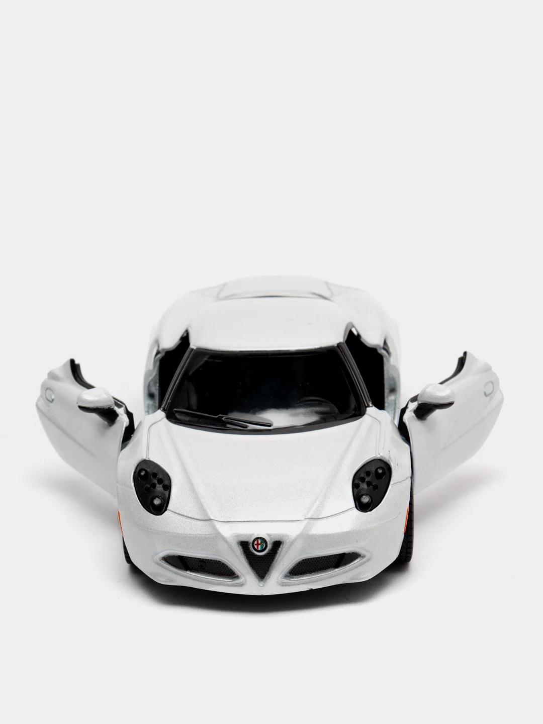 Белый металлическая машинка 2013 Alfa Romeo 4C KT5366D
