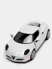 Металлическая машинка 2013 Alfa Romeo 4C KT5366D
