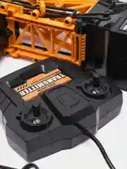 Подъемный кран на д/у 132 см 1:18 Funky Toys FT74875