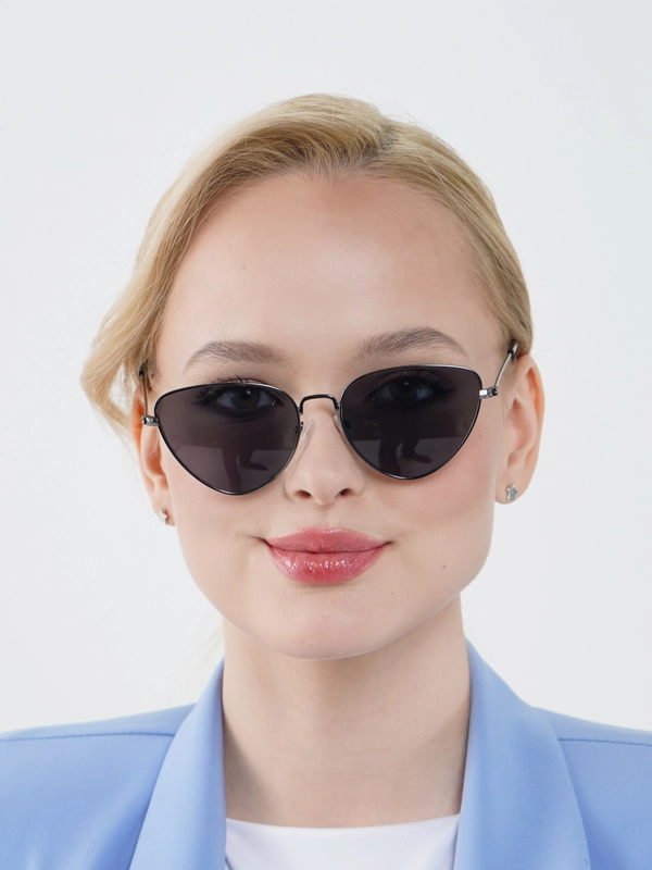 Очки солнцезащитные, имиджевые с чехлом и салфеткой