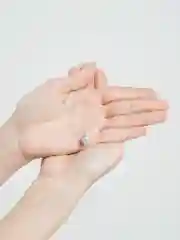 Женский элегантный кулон на леске