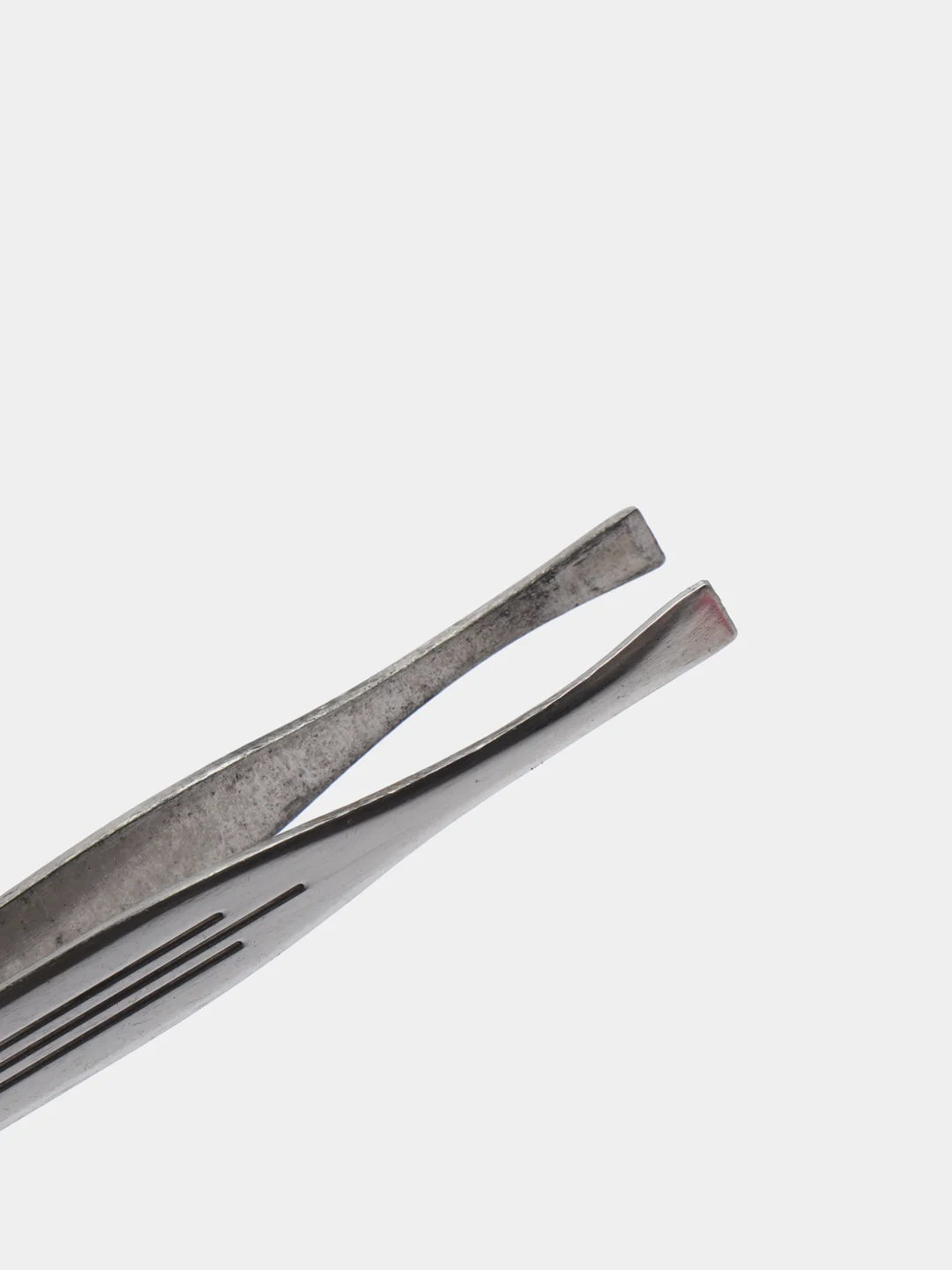Пинцет для бровей прямой Mertz A1342, 8 см