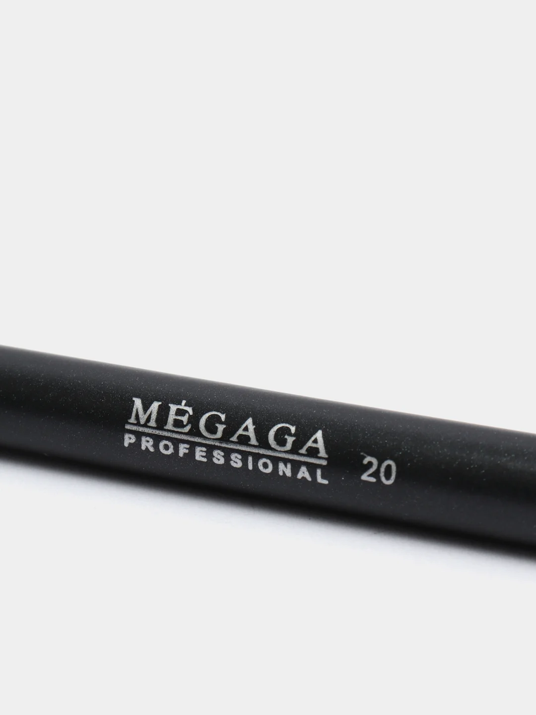 Черный megaga №20 Кисть для теней