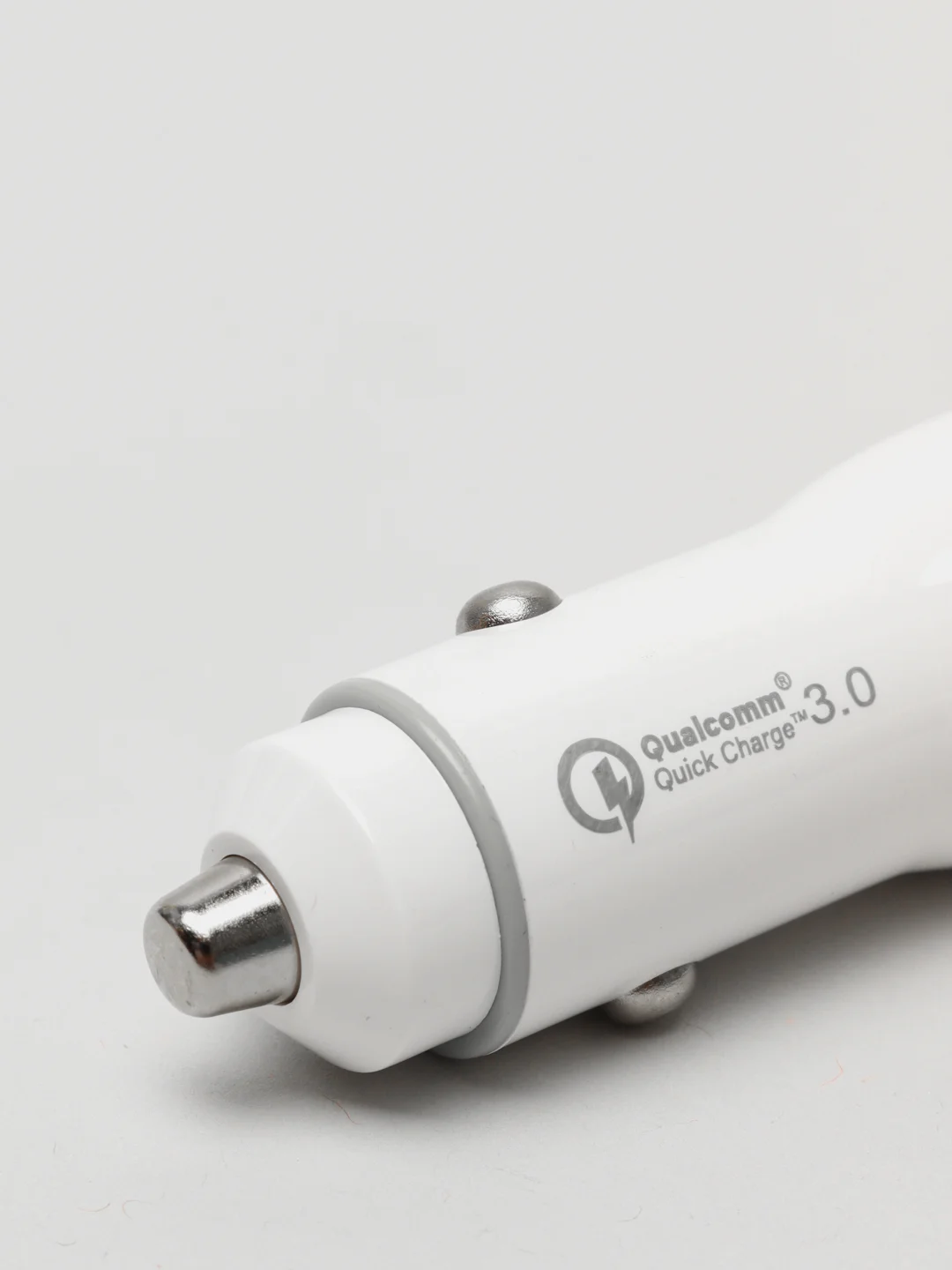 Белый авто адаптер Olaf для быстрого заряда Qualcomm 3.0.с двумя портами USB