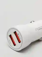 Белый авто адаптер Olaf для быстрого заряда Qualcomm 3.0.с двумя портами USB