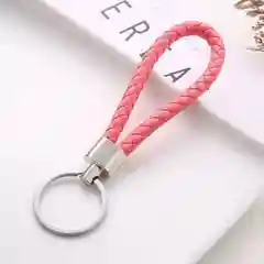 Розовый кожаный плетеный брелок с кольцом
