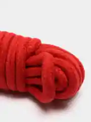 Красный верёвка для связывания