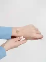 Бежевый женский браслет