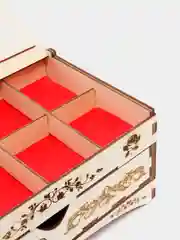 Комод под украшения