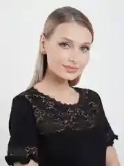 Toп-футболка из вискозы с кружевом
