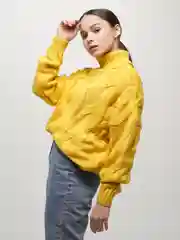 Желтый свитер женский вязаный