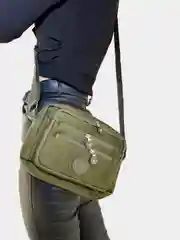 Зеленый cумка женская непромокающая,унисекс
