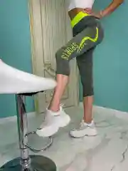 Желтый фитнес бриджи Sport
