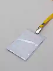 Желтый бейдж