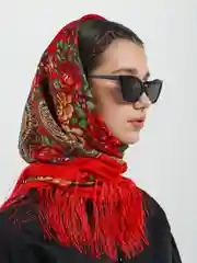 Красный женский русский платок, с бахромой