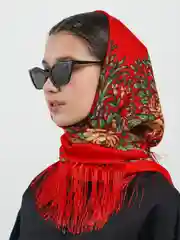 Красный женский русский платок, с бахромой