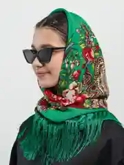 Лесной зеленый платок женский, в русском стиле, с бахрамой, с цветами