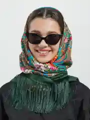 Зеленый женский русский платок, с бахромой