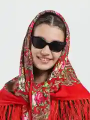 Красный платок женский, в русском стиле, с бахрамой, с цветами