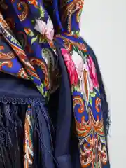 Темно-синий платок женский, в русском стиле, с бахрамой, с цветами