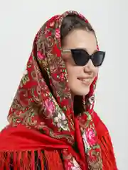 Красный платок женский, в русском стиле, с бахрамой, с цветами