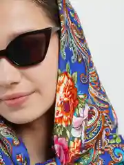 Бирюзовый платок женский, в русском стиле, с бахрамой, с цветами