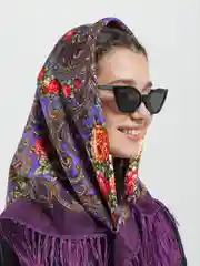 Фиолетовый платок женский, в русском стиле, с бахрамой, с цветами