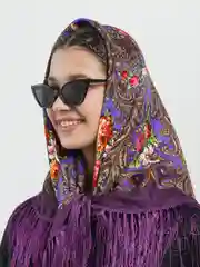 Фиолетовый платок женский, в русском стиле, с бахрамой, с цветами