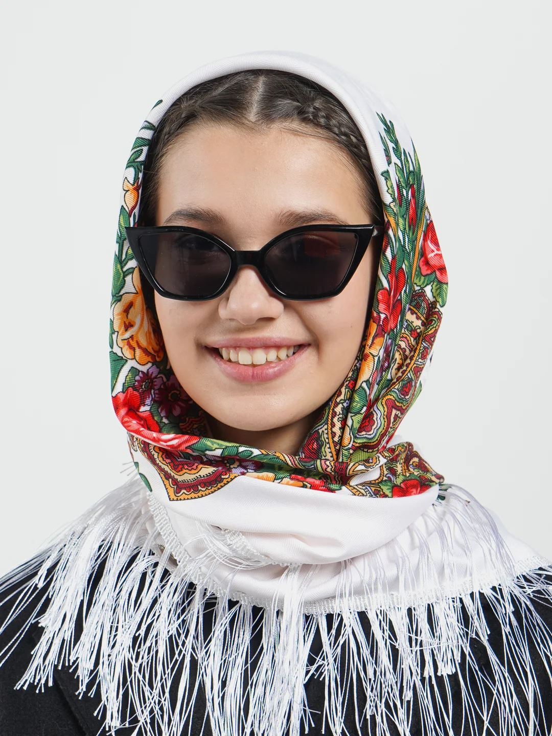Молочный женский русский платок, с бахромой