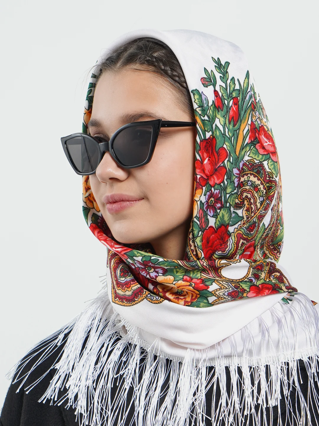 Молочный женский русский платок, с бахромой