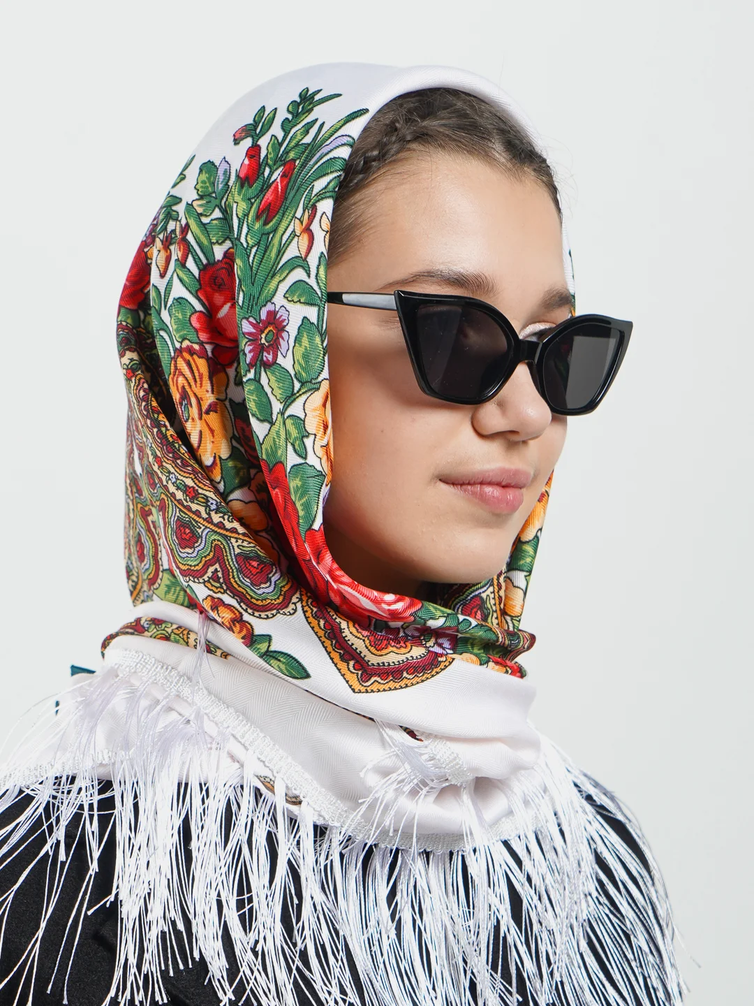 Молочный женский русский платок, с бахромой