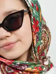 Молочный женский русский платок, с бахромой